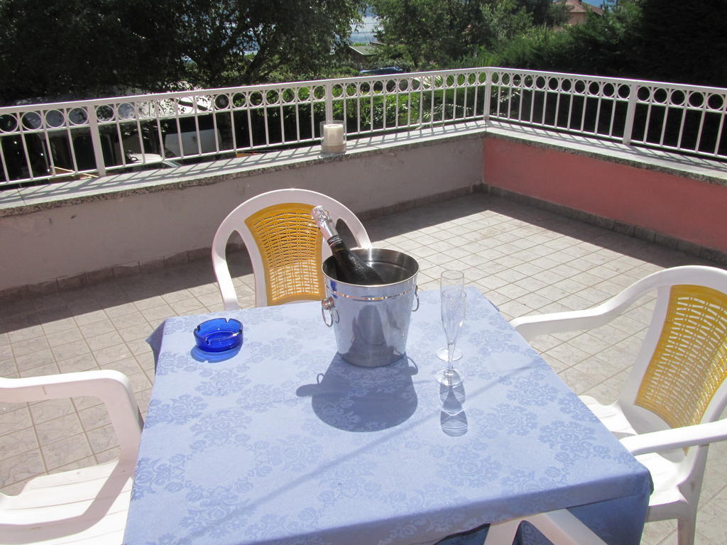 Residence Laguna Beach Pianello Del Lario Εξωτερικό φωτογραφία