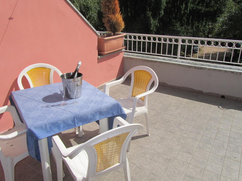 Residence Laguna Beach Pianello Del Lario Εξωτερικό φωτογραφία